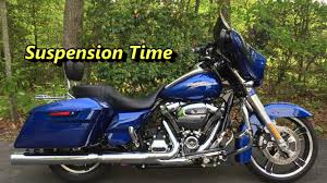 How To Adjust The Suspension On A 2017 Harley Davidson Milwaukee Eight 107 Street Glide Special