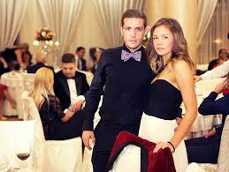 Alexandru chipciu, 30 de ani, a ales până la urmă să semneze cu cfr cluj, chiar dacă va primi mai puţini bani decât în super lig. Alexandru Chipciu A Povestit Cum A Cunoscut O Pe Mama FetiÈ›elor Sale