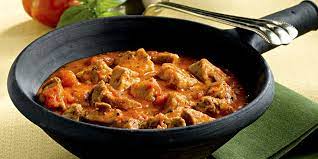 2) in un tegame fai scaldare l'olio, l'aglio. Cinghiale In Umido Sale Pepe