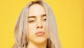 صور بيلي أيليش الجديدة 2020 billie eilish عالية الجودة من الصور التي يبحث عنها الكثير من عشاق الفنانة العالمية بيلي أيليش، وذلك من أجل مشاركتها مع كافة محبي الفنانة العالمية في كافة أنحاء العالم، وذلك لما تقدمه من صور مختلفة. Ø§Ù„Ù…Ø·Ø±Ø¨Ø© Ø§Ù„Ø£Ù…Ø±ÙŠÙƒÙŠØ© Ø¨ÙŠÙ„Ù‰ Ø¥ÙŠÙ„ÙŠØªØ´ ØªØ·Ù„ Ø¹Ù„Ù‰ Ø¬Ù…Ù‡ÙˆØ±Ù‡Ø§ Ø¨Ø´Ø¹Ø± Ø£Ø®Ø¶Ø± Ø§Ù„ÙŠÙˆÙ… Ø§Ù„Ø³Ø§Ø¨Ø¹