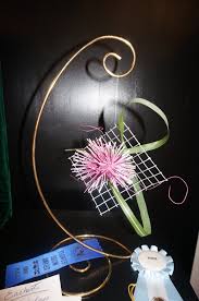 Madeline Chandler Won 1st Place And The Petite Award For Her Petite Miniature Design For The Garden Club Of Ellijay S Floral Art Flower Show Flower Designs