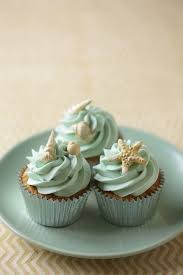Cute Beach Theme Cupcakes Now How Would I Go About Making The Starfish Seashell For The To Gateaux A La Plage Petit Gateau De Mariage Petits Gateaux A Theme