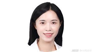 Evelyn Hu's Instagram, Twitter & Facebook