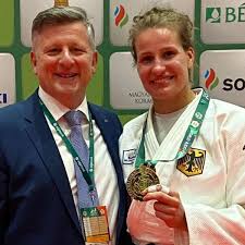 Kathrin kruschke gründete am 1.1.2016 die agentur crush mit sitz in berlin. Bad Aiblinger Judoka Bei Olympia In Tokio Als Funktionar Tatig Sport In Der Region