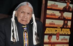 Mirador/ap saginaw grant, the esteemed native american character actor known for turns in the lone ranger, the world's fastest indian and more, died on wednesday at a private care. Tjohgdsuynyiwm