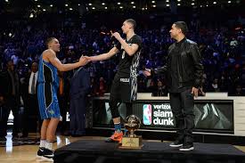 Aaron gordon and derrick jones jr. Aaron Gordon Is The Picasso Of The Slam Dunk Contest Bleacher Report Latest News Videos And Highlights