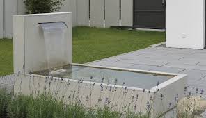 Metten Brunnen Wasserspiele Wasserfall Brunnen Sichtbeton Grau Glatt Wasserspiel Garten Wasser Im Garten Wasserbecken