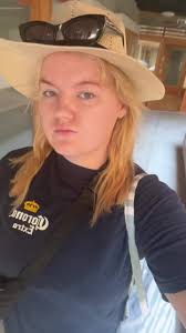 When your dags are a vibe in Europe #bratsummer #europeansummer #conti...