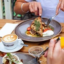 Cafe 19grams Am Alexanderplatz Berlin Creme Guides Fruhstuck Berlin Berlin Essen Berlin Vegan