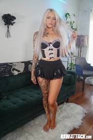 Sex loving newbie Nichole Saphir gets shagged and faciled photos