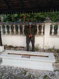 Haji hassan bin panglima mat munas yang lebih dikenali sebagai tok janggut kerana memelihara janggut ialah seorang penentang penjajahan british yang terbunuh semasa menentang pengenaan cukai oleh pihak british di kelantan, tanah melayu. Faisalabdulrahim Ø¹Ù„Ù‰ ØªÙˆÙŠØªØ± Menziarahi Makam Tok Janggut Pahlawan Melayu Kelantan Beliau Syahid Ketika Bertempur Dengan Tentera Inggeris 11 Dis 2020 Makamtokjanggut Pahlawan Pahlawanmelayu Sejarah Tanahmelayu Https T Co Thhquwxldi