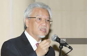 Dato' seri haji ahmad husni mohamad hanadzlah (born 21 july 1952) is the current second minister of finance of malaysia. Bicara Src Ahmad Husni Dijangka Beri Keterangan