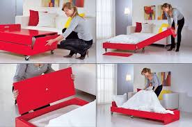 Da das bett klappbar und zudem meist mit rollen ausgestattet ist, kann es bei nichtgebrauch mühelos verstaut werden. Ein Gastebett Ist Praktisch Wenn Der Besuch Uberraschend Uber Nacht Bleiben Will Lesen Sie Wie Sie Ein Klappbares Gast Bett Selber Bauen Diy Bett Gastebett