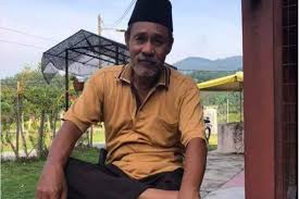 Kisah irsha, gadis cantik dan sombong dihantar pulang ke kampung ketika cuti semester untuk tinggal bersama atuknya demi mendapatkan duit untuk membayar yuran pelajaran. Pelakon 7 Hari Mencintaiku Idris Md Diah Meninggal Dunia Dalam Tidur Hiburan Mstar