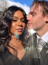 Thank you for letting me join I am hoping to be able to find a labby who  will connect with me, I live in South Wales by the sea and have 2