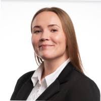 20+ (na) “Julia Pettersen” profile