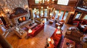 Dar ama uzun bir alana sahip olmasından ötürü ön kısımda. Modern Tas Evler Icin Dekorasyon 9 Ev Dekorasyonu