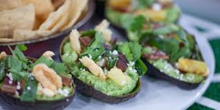 The only problem i've ever had with guacamole is that it turns brown so fast! How To Keep Guacamole Green Avoid Guacamole From Browning