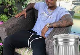 Darren mark moore (born 22 april 1974) is a professional football coach and former player, who is the current manager of league one club doncaster rovers. Lonzo Ball S Manager Darren Dmo Moore Posted A Video Of Himself Throwing Out Bbb Shoes Sports Gossip