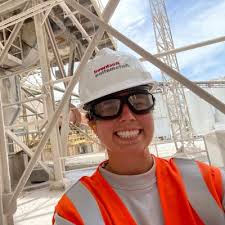 I am so happy to announce that I have officially completed Global Sales  School through IBM.