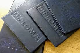 Vand diplome de absolvire al bacalaureatul la pretul de 500 euro. Restantierii Vor Primi Diploma De Bacalaureat Fara Sa Sustina Examenul Decizia Aprobata De Guvern