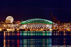 Seattle Skyline Elliott Bay Apogee Moon Super Moon Stadium District And Alaskan Way Viaduct At Dusk Seattle Skyline Skyline Sydney Harbour Bridge