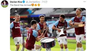 Get declan rice latest news and headlines, top stories, live updates, special reports, articles, videos, photos and complete coverage at mykhel.com. Declan Rice Explains The Conversation In The Build Up To Lingard S Pied Piper Celebration