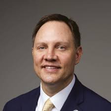 Transitions: New Presidents Named at Palo Alto U. and the U. of Vermont