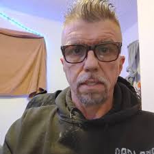 I live in Cheney Washington my own one bedroom apartment very beautiful  waiting for someone to share it with