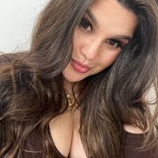 Alexis Rojas's Instagram, Twitter & Facebook