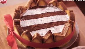 Vi proponiamo la ricetta del panettone con lievito di birra, per un risultato profumato e soffice. Charlotte Di Pandoro Di Benedetta Rossi Da Fatto In Casa Per Voi Ricette Di Natale Ultime Notizie Flash