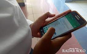 Melalui karya kecil aplikasi geschool, kami mendedikasikan diri dalam memberikan layanan publik menggunakan dan berbagi konten pembelajaran secara online dan mobile beserta berbagai fiturnya yang inovatif. Cara Curang Ujian Berbasis Android Cara Golden