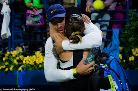 Cada vez que bencic está trabajando. Jimmie48 Photography On Twitter Belindabencic Hugs Fitness Trainer Boyfriend Martin Hromkovic After Making The Ddftennis Final