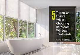 From shower windows to windows over the bathtub, find bathroom window ideas that allow for the perfect balance between functionality and privacy. Bathroom Privacy Window Ideas 5 Things To Keep In Mind