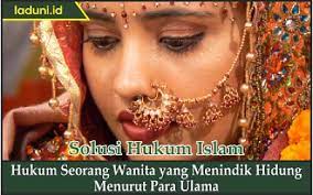 Aksesori tindik di hidung, telinga, atau bagian tubuh lain mampu membuat penampilan anda tampak berkarakter. Hukum Seorang Wanita Yang Menindik Hidung Menurut Para Ulama Wanita Laduni Id