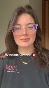 Abigail Windsor's Instagram, Twitter & Facebook