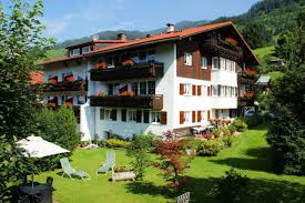 Ferienwohnungen direkt an der iselerbahn. Landhaus Haug Buchen Pension Gastehaus Bad Hindelang Im Allgau