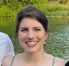 Julie Losee's Instagram, Twitter & Facebook