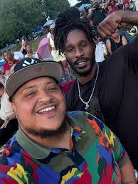 Elke Duncan's Instagram, Twitter & Facebook