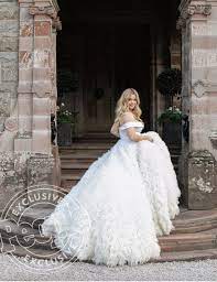 Emison q&a with sasha pieterse and shay mitchell. Pin De Layken Lake Em Pll Vestidos Enfim Noivos Vestido De Casamento