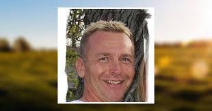 Robert Aho's Instagram, Twitter & Facebook