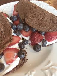 Beach Body Chocolate Shakeology Crepes 4 Ingredients 286 Calories And 40 Grams Of Protein 2 Red And 1 2 Purple Food Chocolate Crepes Chocolate Shakeology