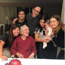 Get in touch with luana araujo (@lhuanaaraujo) — 488 answers, 618 likes. Morre Ator Lucio Mauro E Filho Se Declara Em Homenagem Eu Nao Seria Nada Sem Os Seus Ensinamentos Pais Filhos