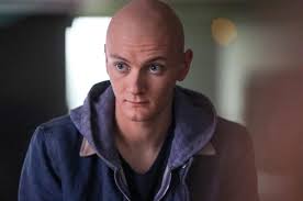 Malgré les maladies dont ils souffrent et qu'ils doivent combattre au quotidien, thomas, clément, roxane, mehdi, sarah et côme, qui forment la bande des bracelets rouges, sont bien décidés à vivre à fond leur vie d'adolescent même si elle se déroule à l'hôpital. Episode 7 S2 Wiki Les Bracelets Rouges Fandom