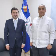 Hoy recibimos la visita del Sr. Ted Bryan , Consejero Político y Económico  de la Embajada de los Estados Unidos en la República Dominicana. El Sr.  Bryan vino a felicitarnos por la