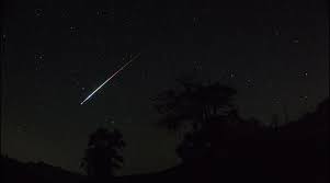 Learn more about meteors and meteoroids in this article. Pktsfrbzvwiiam