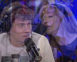 Silencio: arrancó mi novela favorita 😍💘 Parece que el Mito @marcos.giles  se dió cuenta que también tiene que levantarse al amigo de @angelatorres  (@santitalledo) para lograr su cometido. ¿Cuál será su próxima