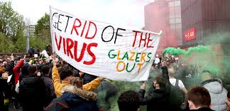 The premier league match between united and liverpool was postponed after fans broke into the stadium and stormed the pitch. 6v4qssawyg0xcm