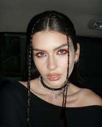 ㊗️Red㊙️ Glam x this gorg @natalia.roth #hairandmakeup