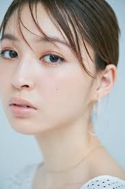 美肌に見えて男ウケ 旬の ヌーディーメイク で 大人っぽく垢抜け ローリエプレス いがりメイク ヌーディメイク 垢抜け
